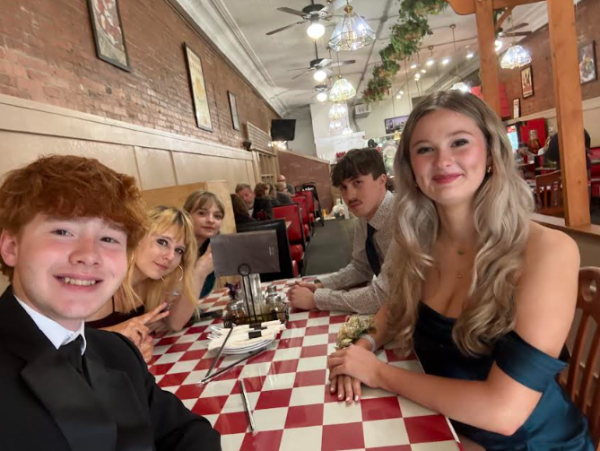 Elkins High Students pose for a photo for their Prom dinner.